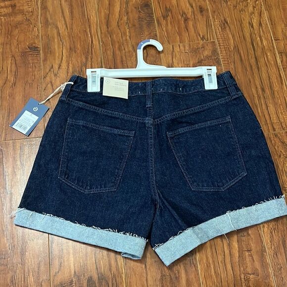 NWT Universal Thread Size 8 Vintage Stretch Midi Blue Jean Denim Shorts - Picture 5 of 7